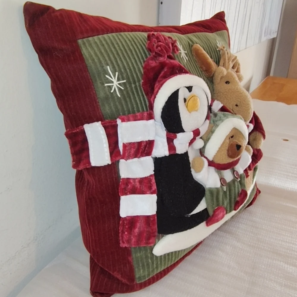 Town And Country Living Holiday Textured Decorative Christmas Throw Pillow 14